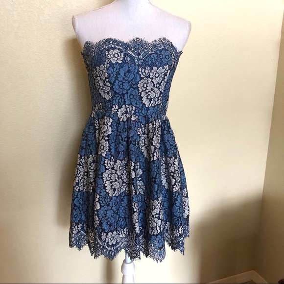 NBD Daimilee Dress in French Blue and Ivory - Picture 6 of 11